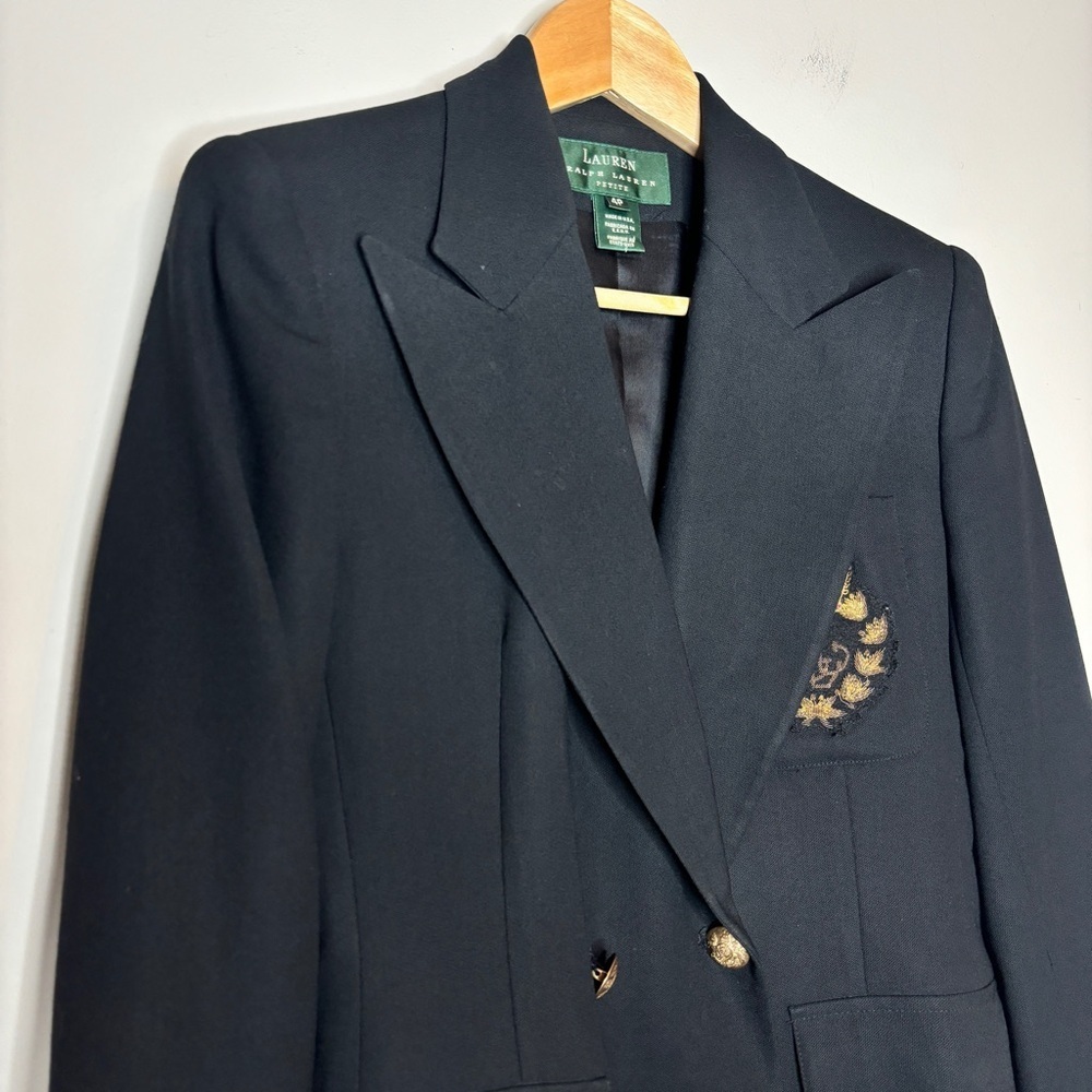 Vintage Lauren Ralph Lauren Black 100% Wool Chrst Pocket Crest Logo Blazer Sz 4P - Picture 2 of 9